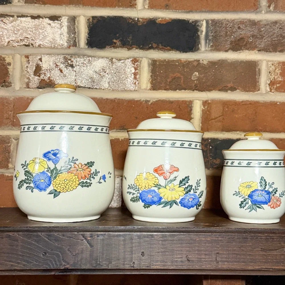 Vintage 1982 M Kamenstein Floral‎ Ceramic Kitchen Canister Set of 3 Cream Multi
